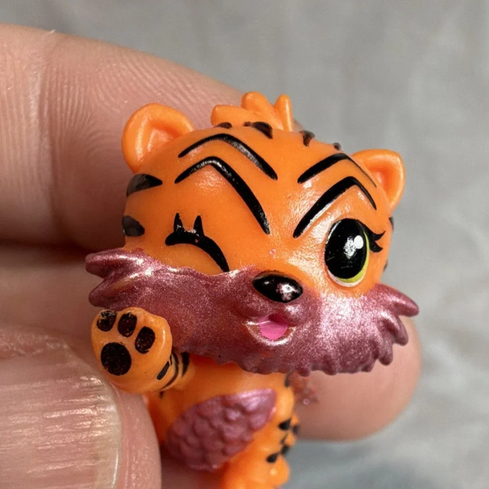 Littlest Pet Shop Tiger Figure 70821BDM Orange Glitter Wings Animal 2018